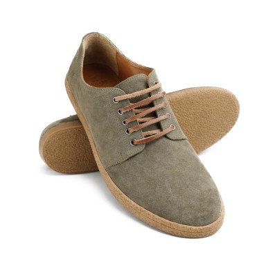 Sneakers in pelle con lacci...